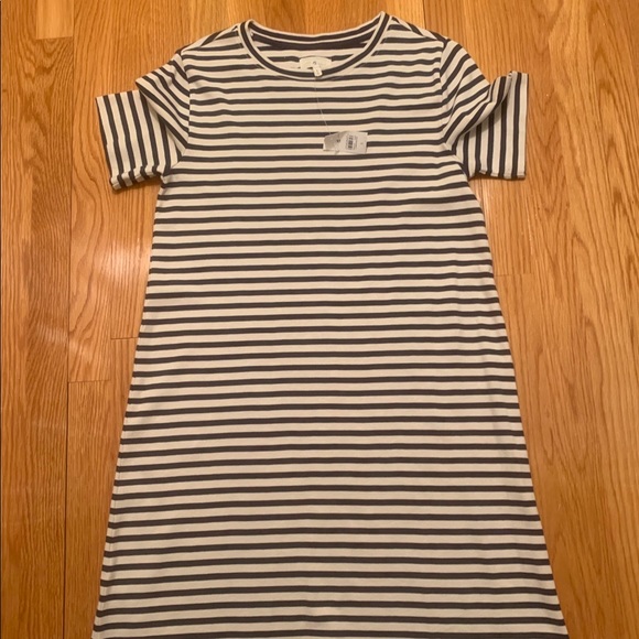 Lou & Grey Dresses & Skirts - ‼️NEW‼️PRICE FIRM!! Lou & Grey tee dress